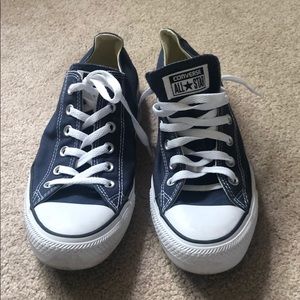 Navy blue low top converse